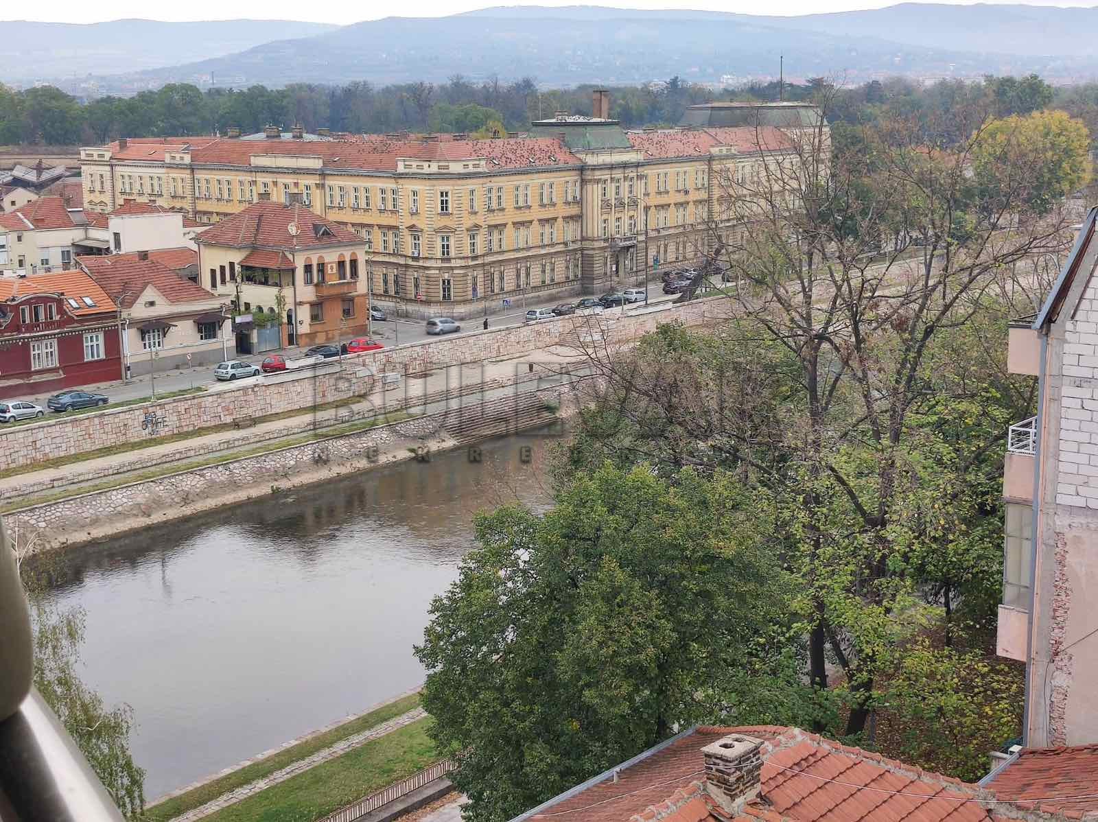 Jednosoban stan, 55 m2, Centar, Milorada Veljkovića Špaje ID: i-010257 5