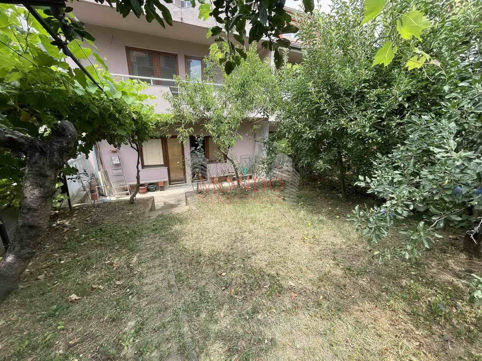 Kuća na ledenoj steni, eg, dvorište, Niš 14