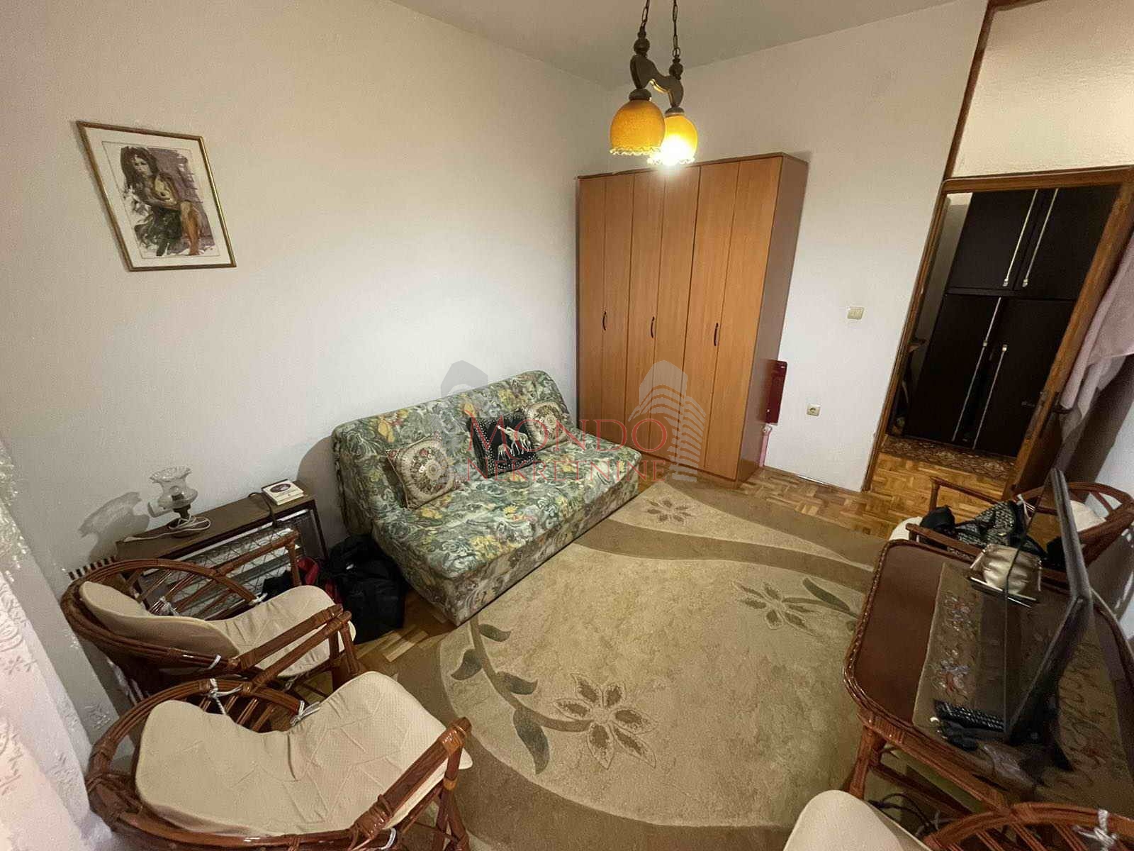 Kuća na ledenoj steni, eg, dvorište, Niš 10