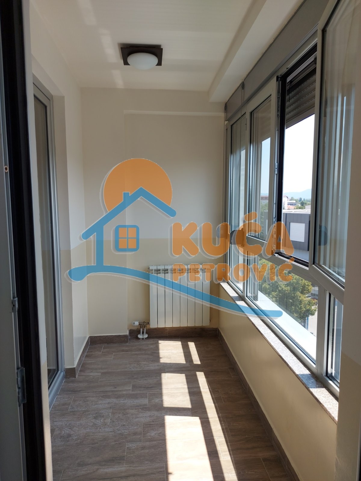 Trosoban stan, 66 m2, Čair, 9. brigade ID: i-012013 12