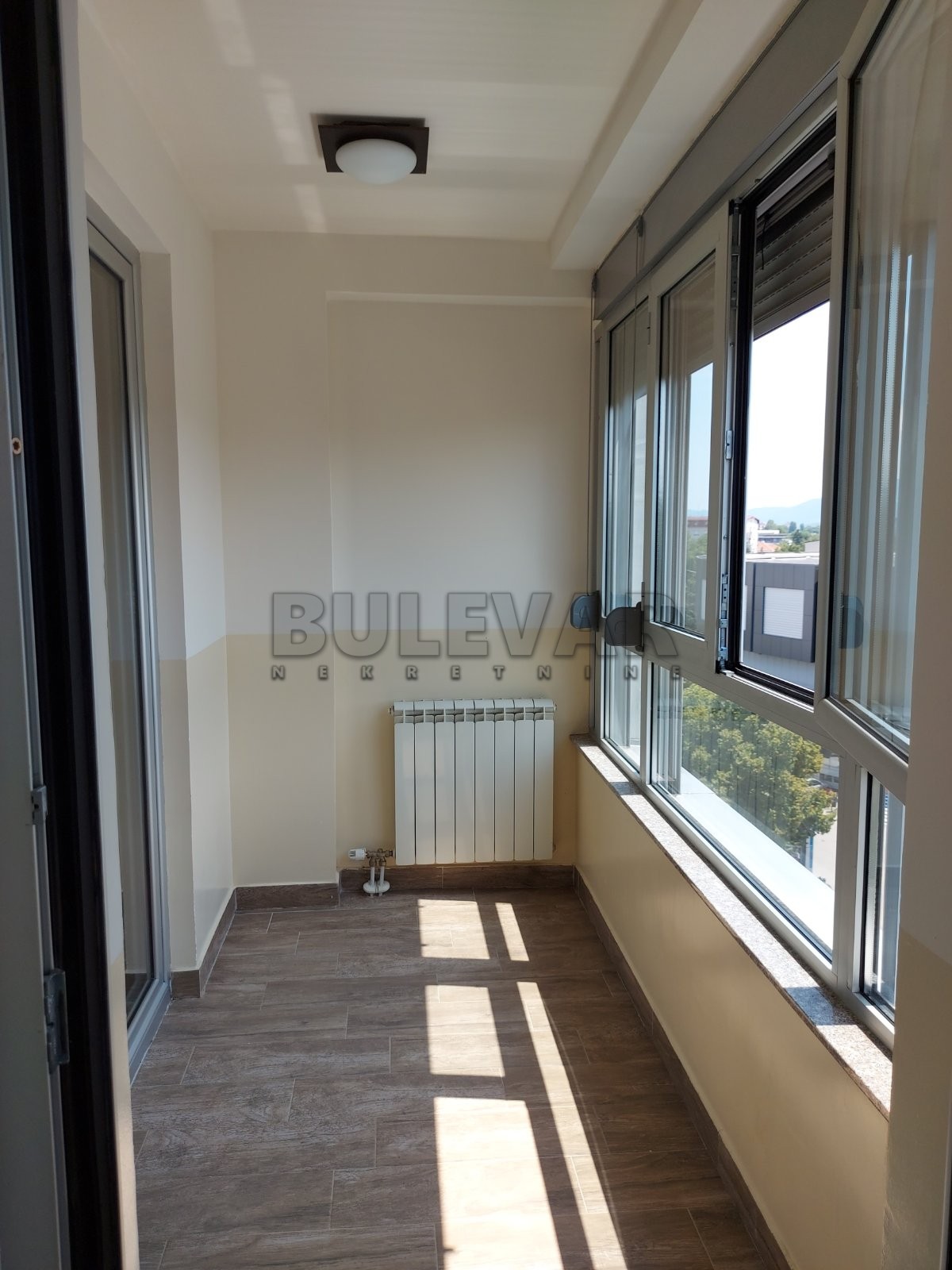 Trosoban stan, 66 m2, Čair, 9. brigade ID: i-012013 12