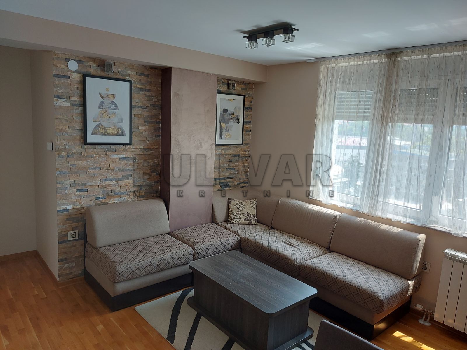 Trosoban stan, 66 m2, Čair, 9. brigade ID: i-012013 2