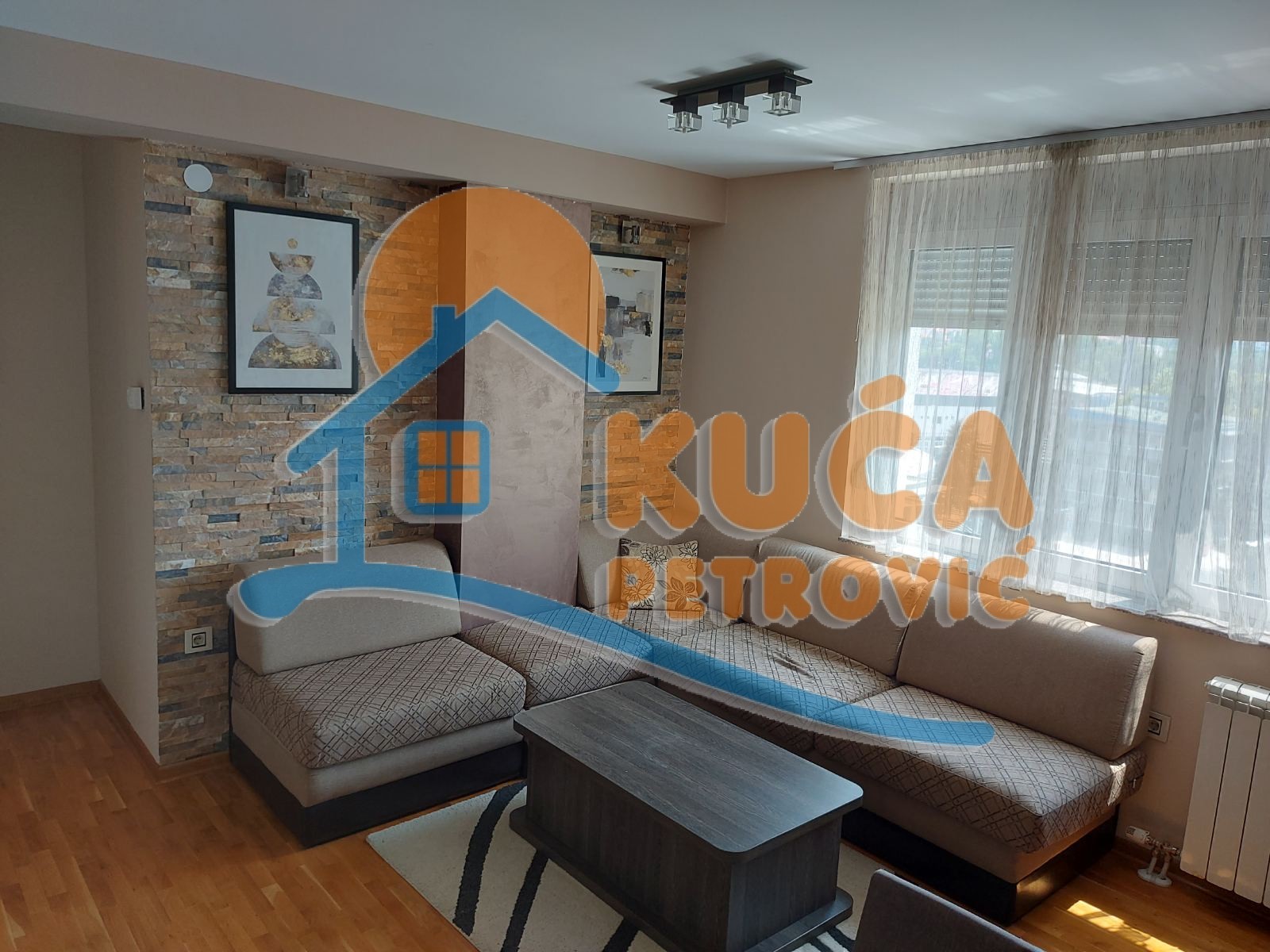 Trosoban stan, 66 m2, Čair, 9. brigade ID: i-012013 2