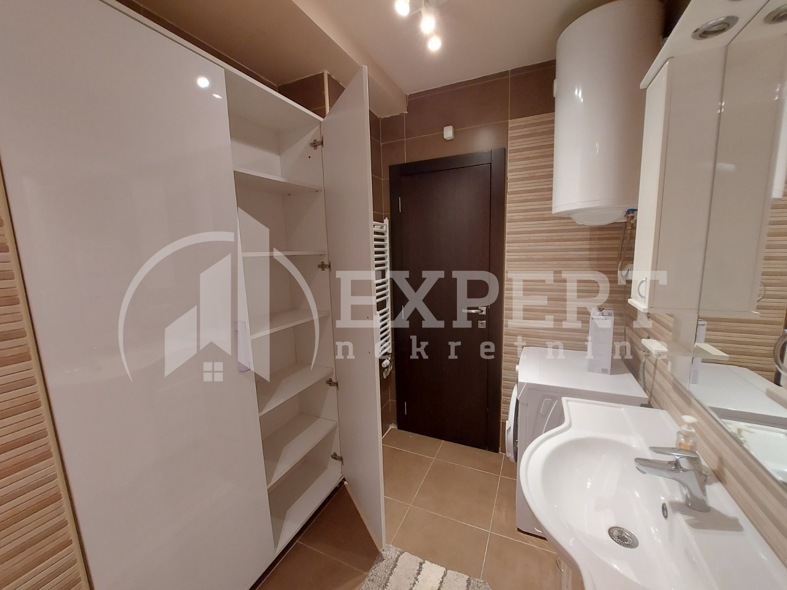 Trosoban stan, 66 m2, Čair, 9. brigade ID: i-012013 11