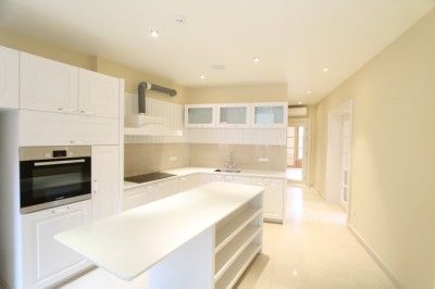 Izdavanje lux cetvorosobnog stana Vracar 3