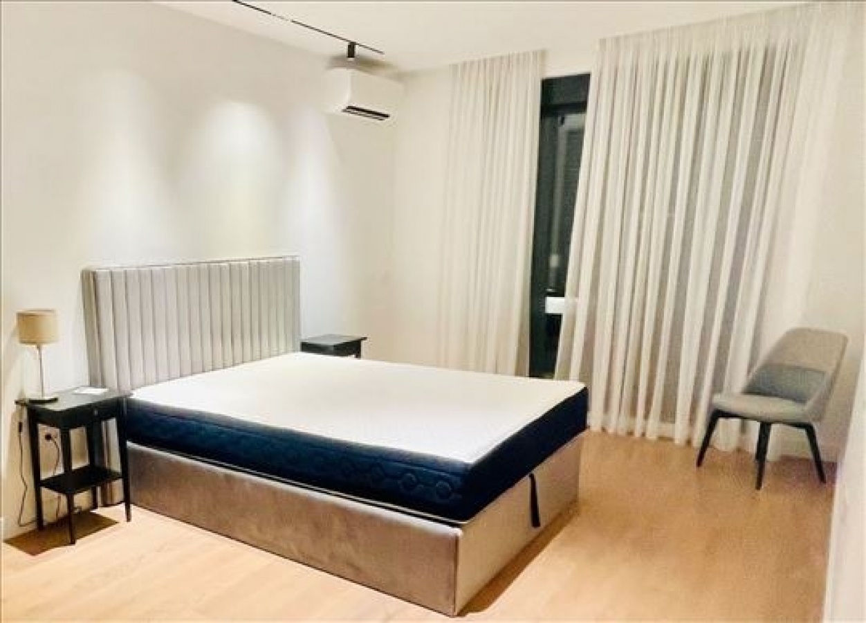 Luksuzno opremljen cetvorosoban stan sa 2 garazna mesta u novoj zgradi  2