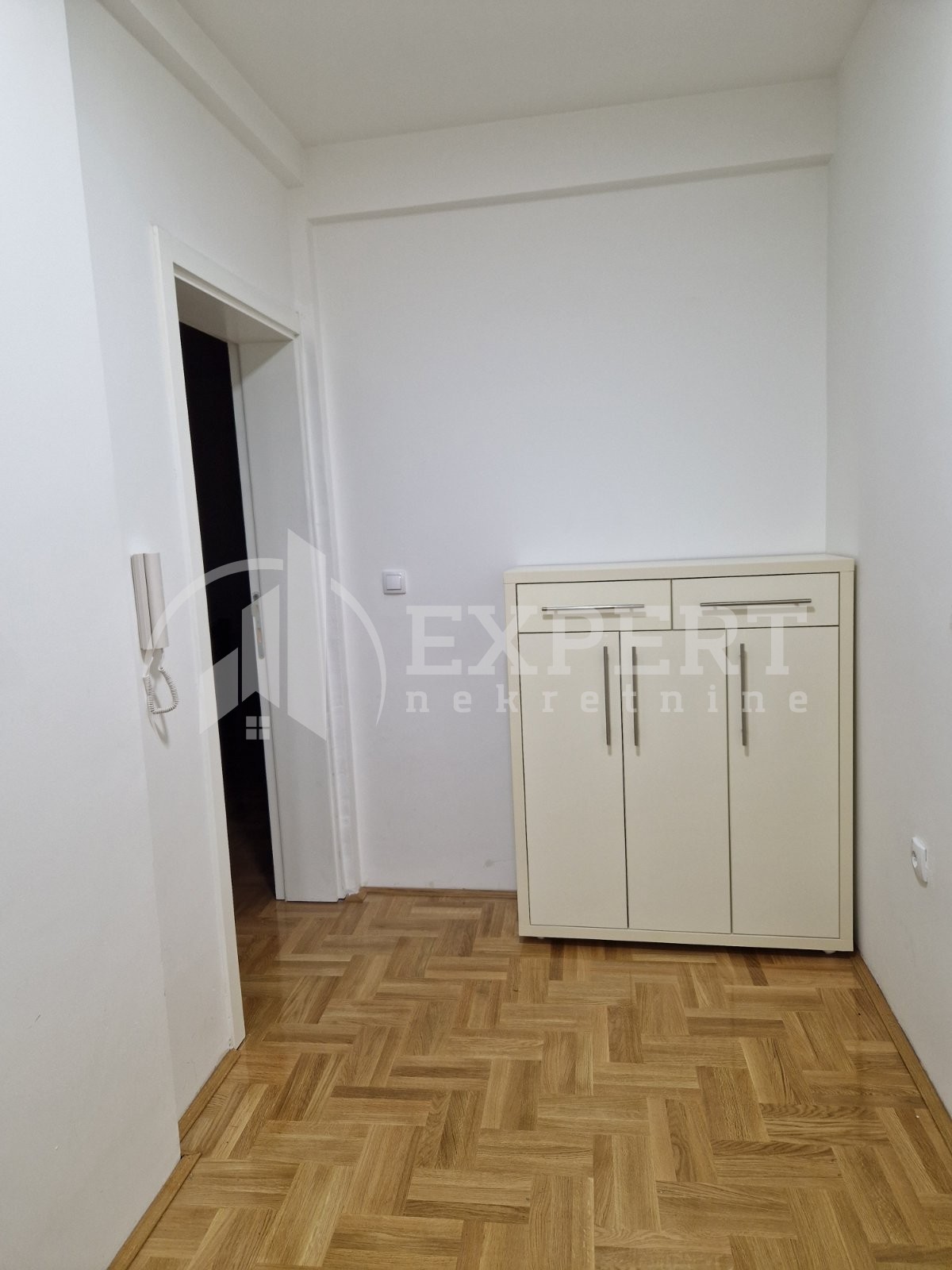 Dvosoban stan, 66 m2, Centar, Milentijeva ID: i-08132 14