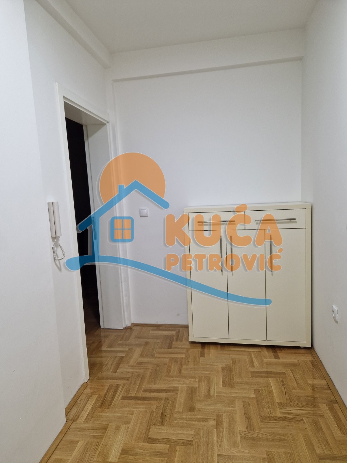 Dvosoban stan, 66 m2, Centar, Milentijeva ID: i-08132 14