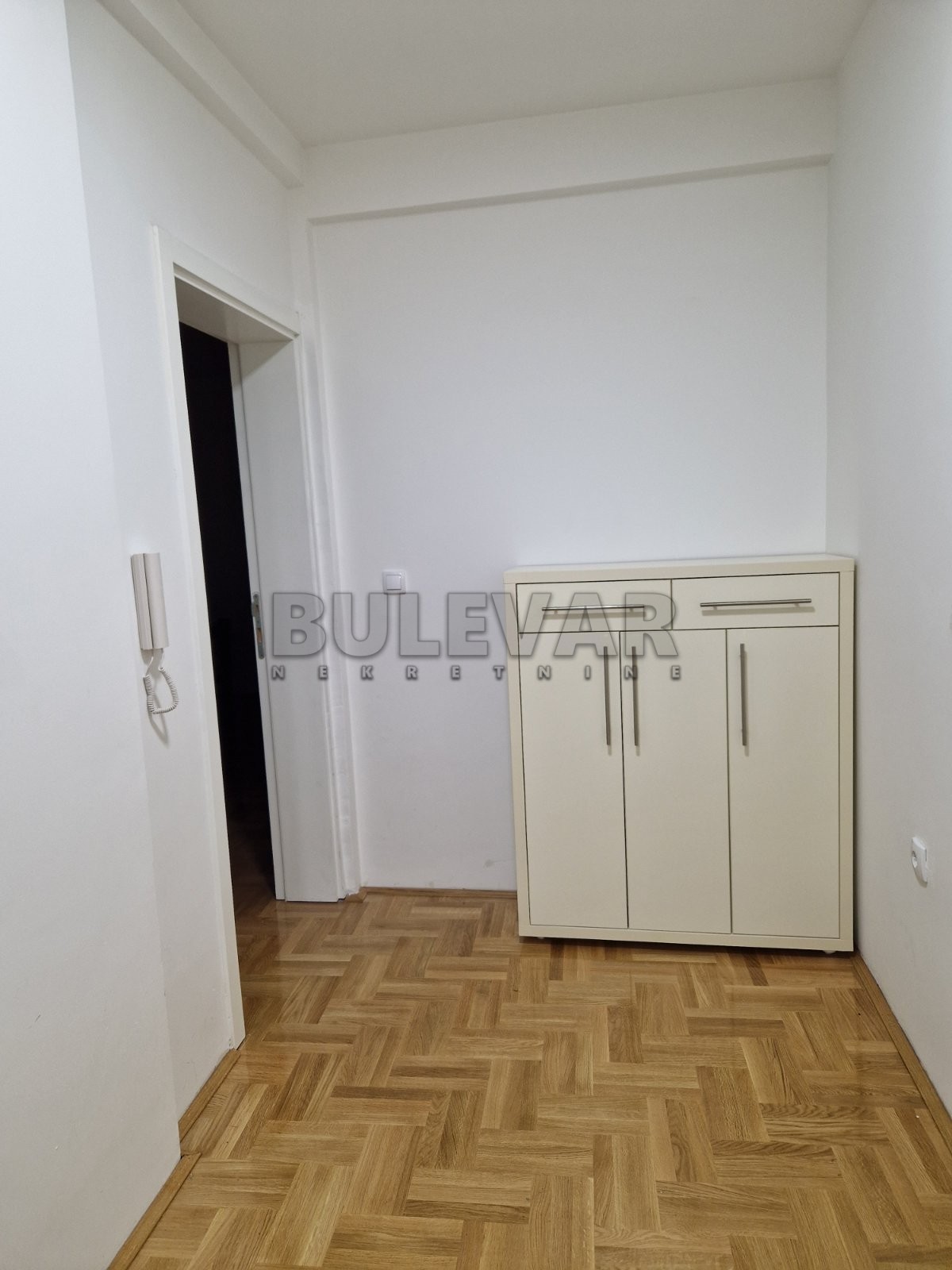 Dvosoban stan, 66 m2, Centar, Milentijeva ID: i-08132 14