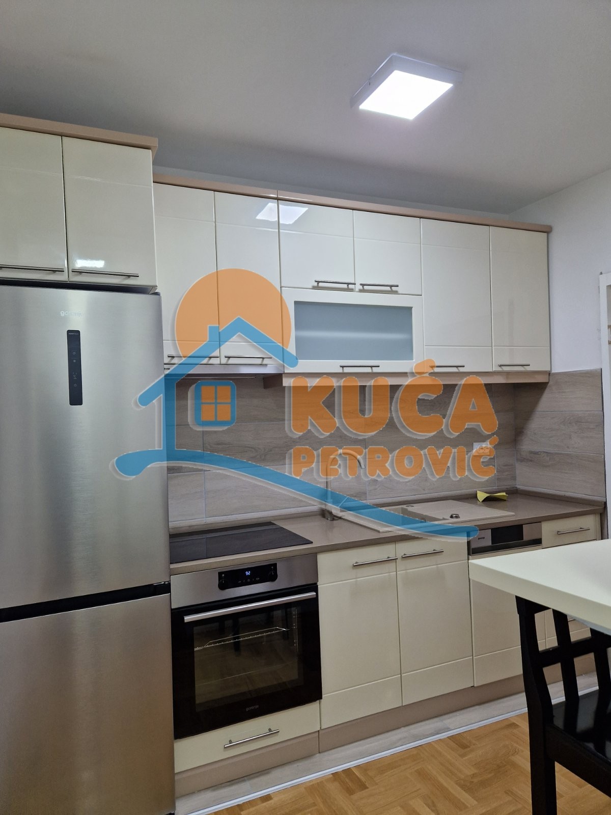 Dvosoban stan, 66 m2, Centar, Milentijeva ID: i-08132 3