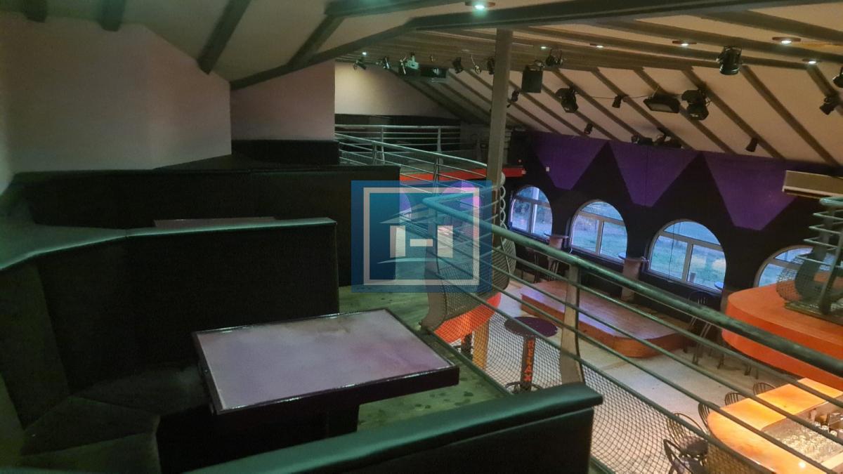 Poslovni prostor u centru Rekovca hitna prodaka u više rata 7