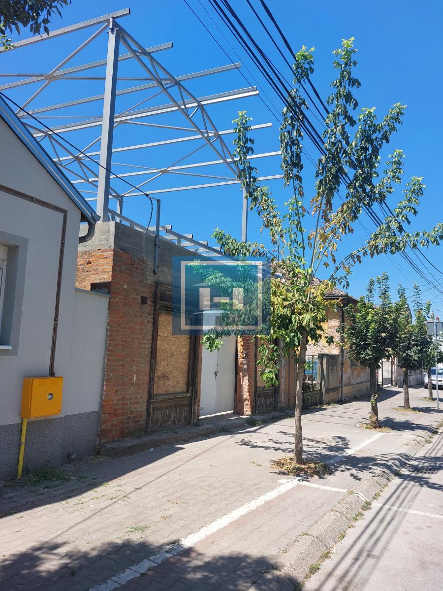 Na prodaju poslovna zgrada 3