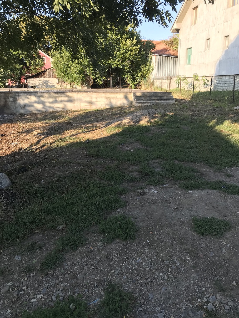 Prodajem plac 5 30ari sa temljom 5