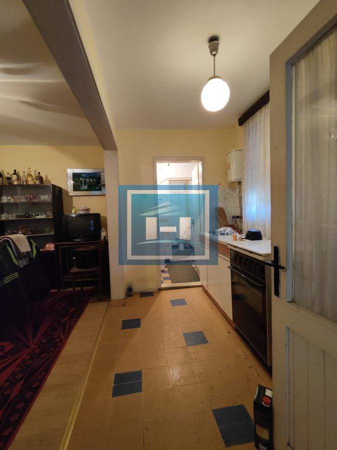 Seoska kuća na glavnom putu 2