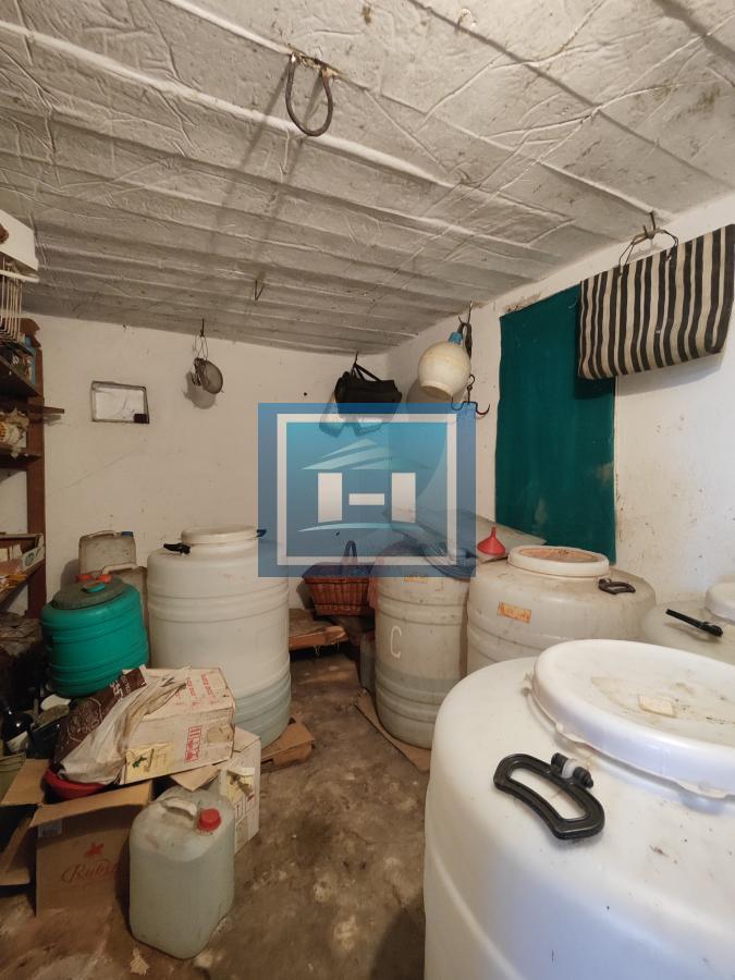 Seoska kuća na glavnom putu 26