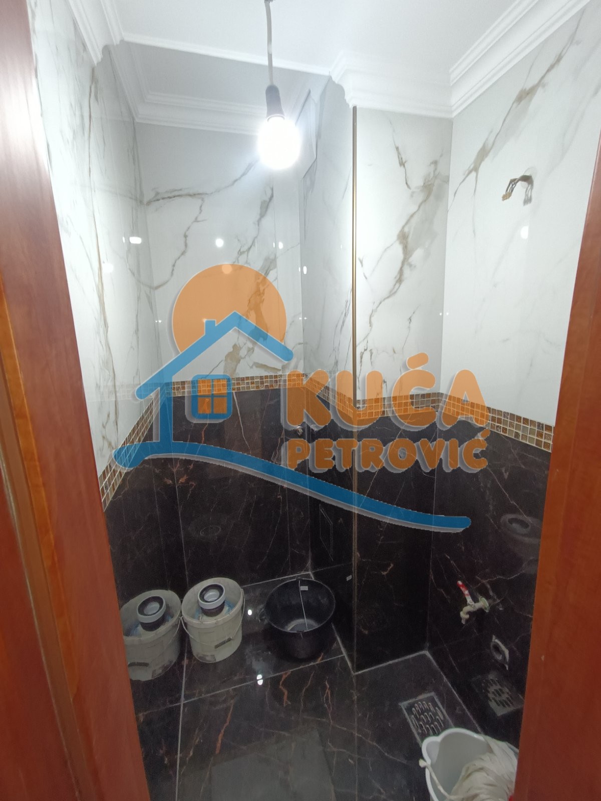 Dvosoban stan, 86 m2, Centar, Episkopska ID: p-012076 2