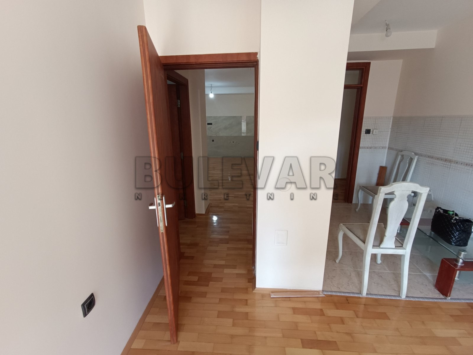 Dvosoban stan, 86 m2, Centar, Episkopska ID: p-012076 10