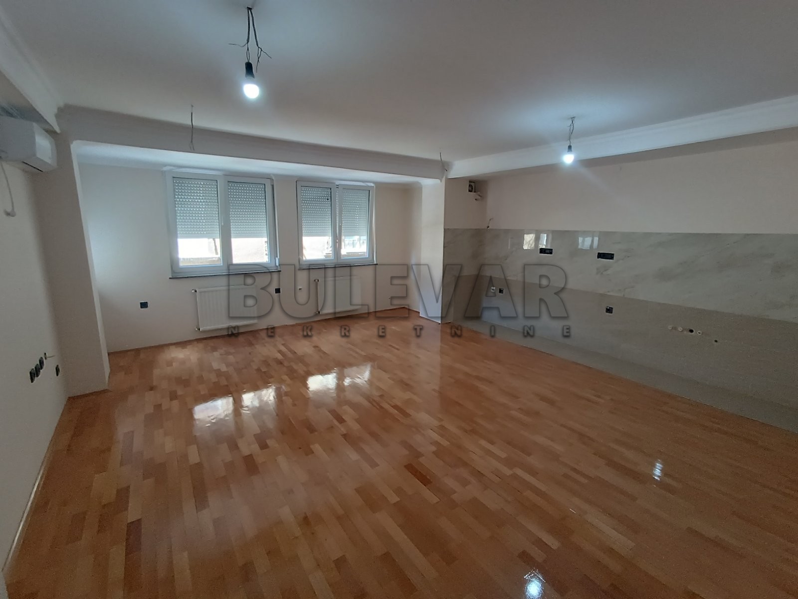 Dvosoban stan, 86 m2, Centar, Episkopska ID: p-012076 16