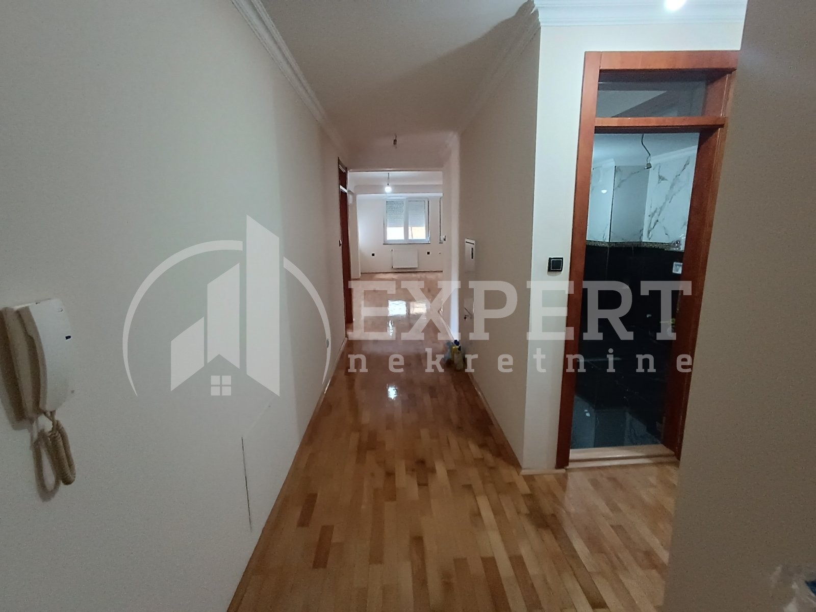 Dvosoban stan, 86 m2, Centar, Episkopska ID: p-012076 7
