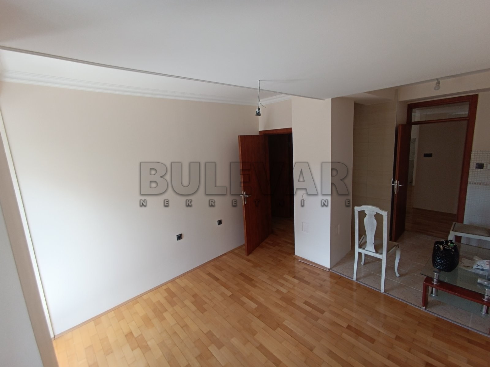 Dvosoban stan, 86 m2, Centar, Episkopska ID: p-012076 3