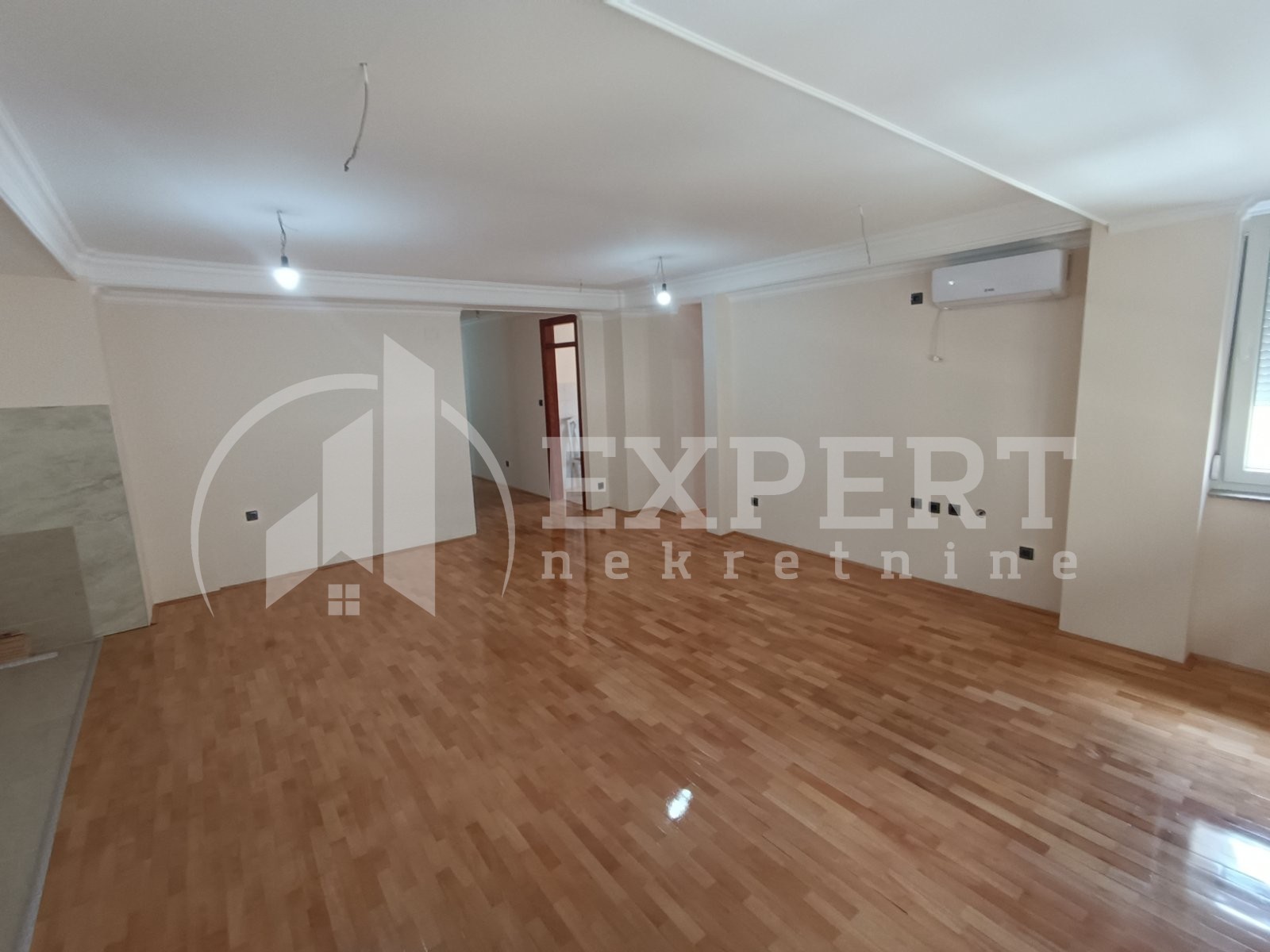 Dvosoban stan, 86 m2, Centar, Episkopska ID: p-012076 13