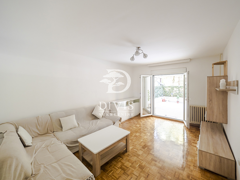 Dvoiposoban stan  Bežanijska kosa 84m2 terasa 26m2 2