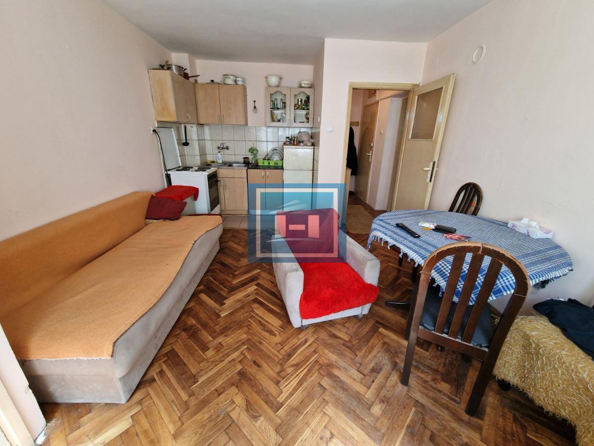 Jednosoban stan u naselju Tabane sa svim stvarima 4