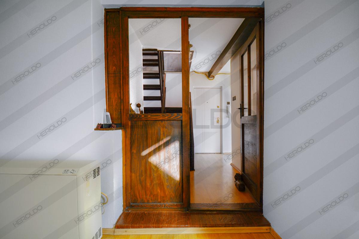 Prelep 4-soban stan u potkrovlju sa velikom terasom 10