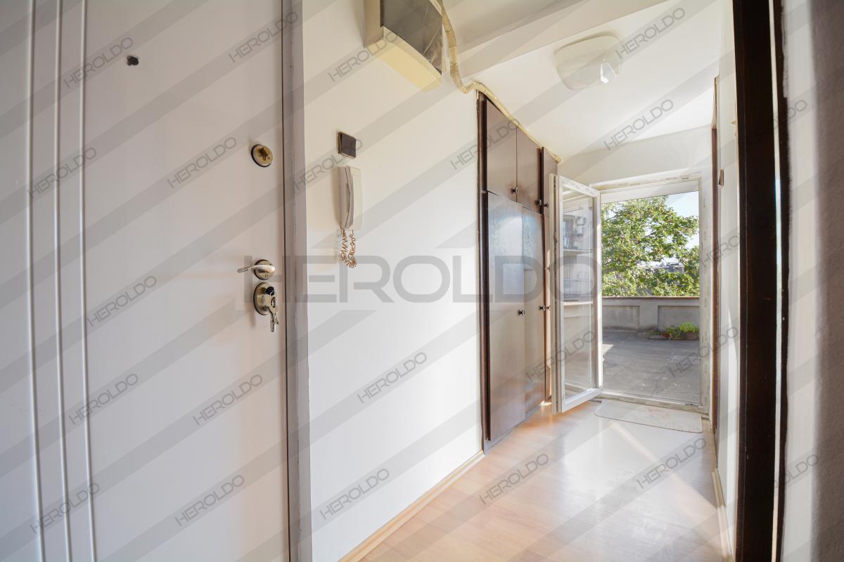 Prelep 4-soban stan u potkrovlju sa velikom terasom 7