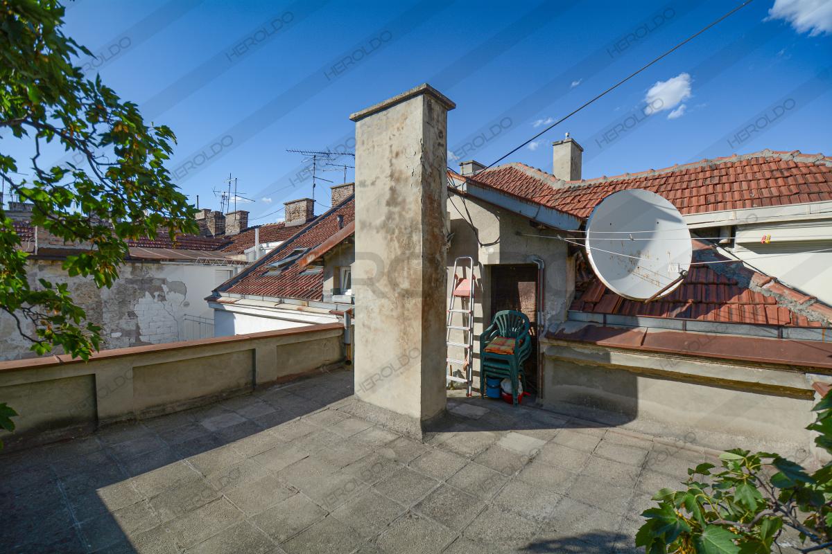 Prelep 4-soban stan u potkrovlju sa velikom terasom 8