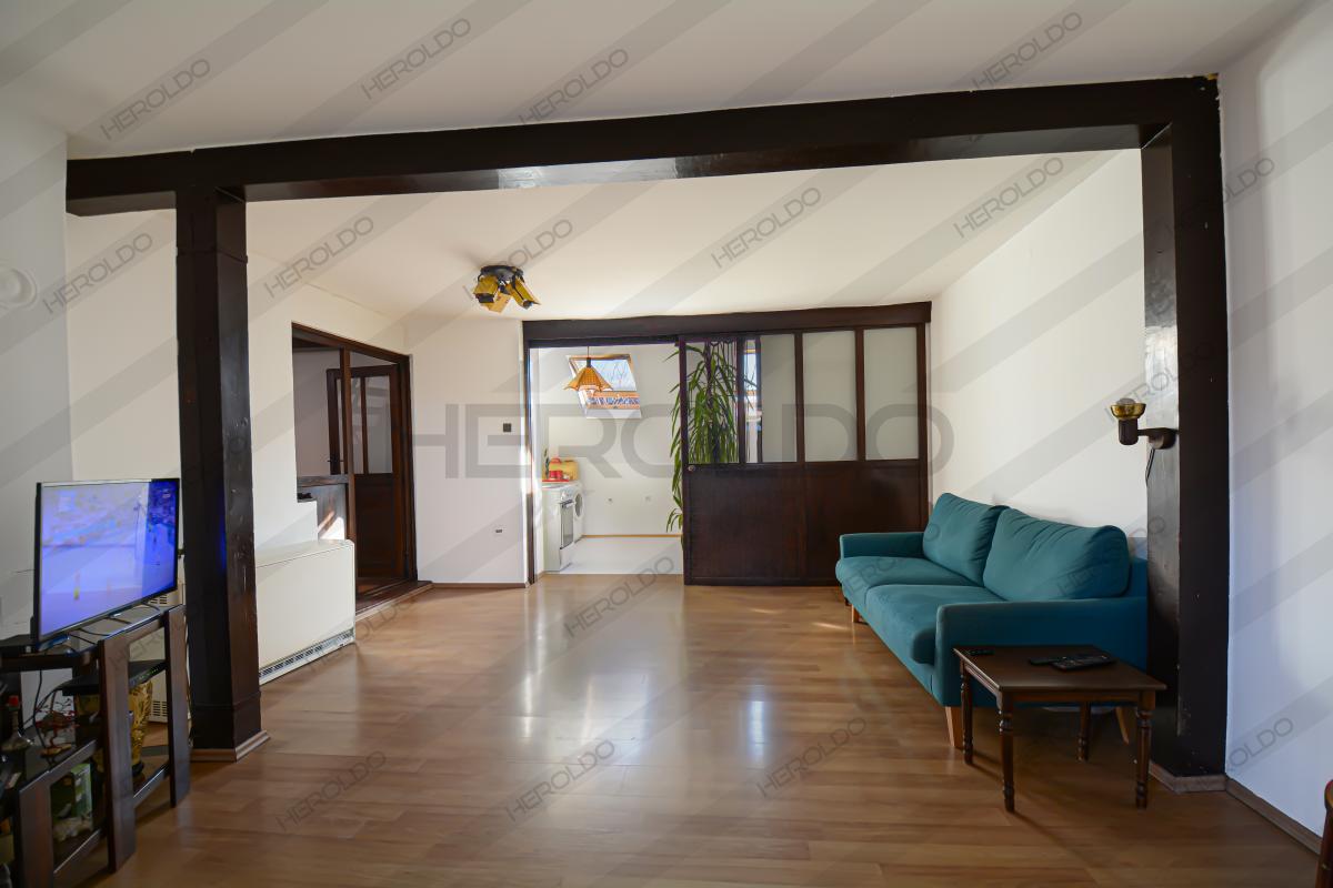 Prelep 4-soban stan u potkrovlju sa velikom terasom 2