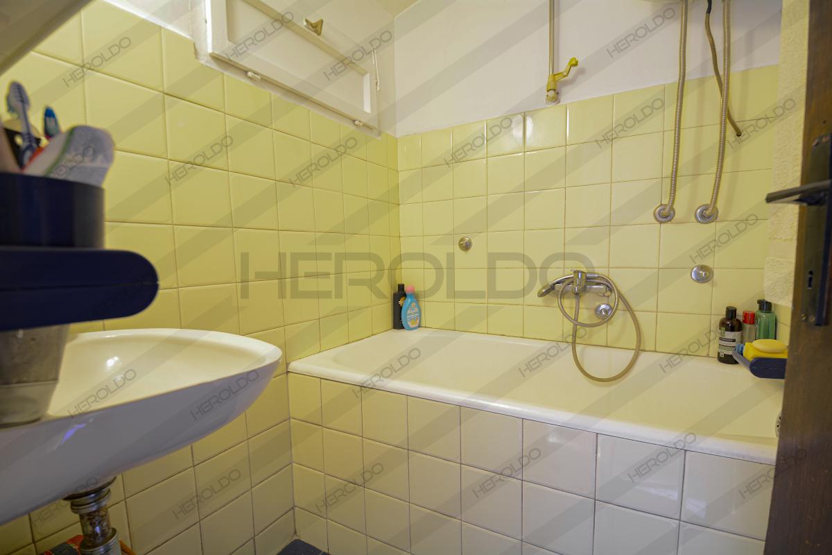 Prelep 4-soban stan u potkrovlju sa velikom terasom 16