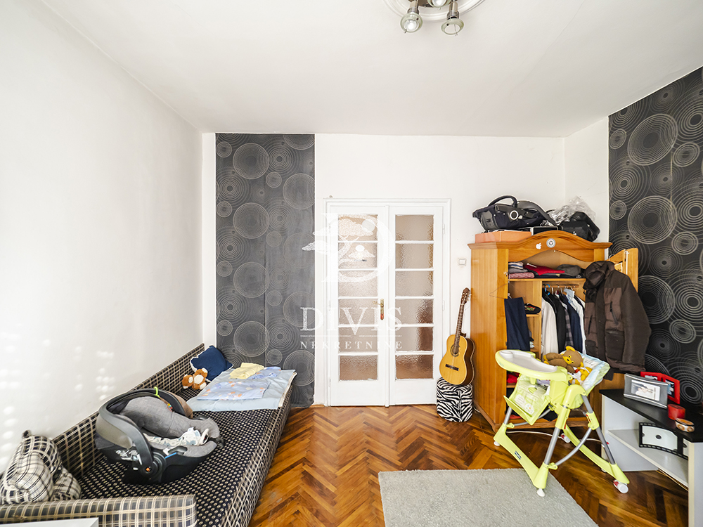 Četvorosoban salonski stan kod Hrama  Kursulina 3