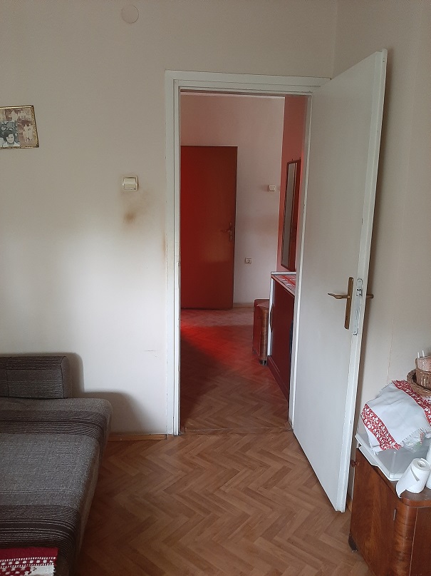 Prodajem stan u Velikim Crljenima 44m2 4