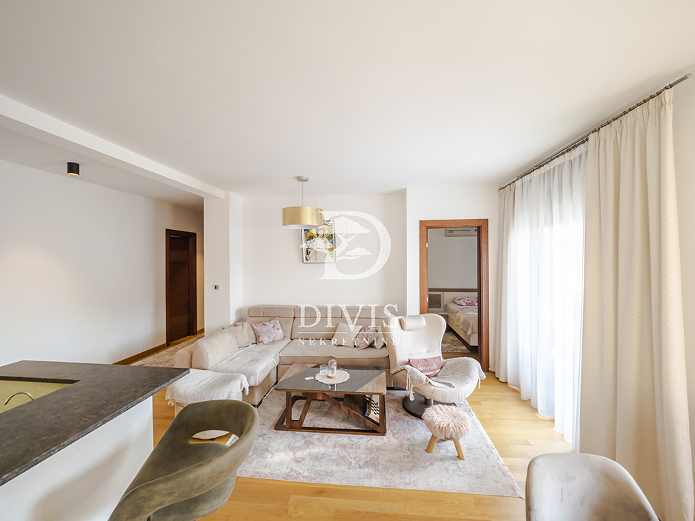 Prodajemo odličan troiposoban stan  87m2  Vojislava Ilića 2