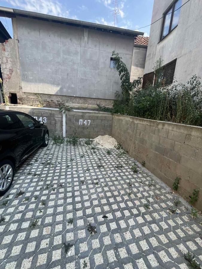 Nov namešten jednosoban stan sa parking mestom 8