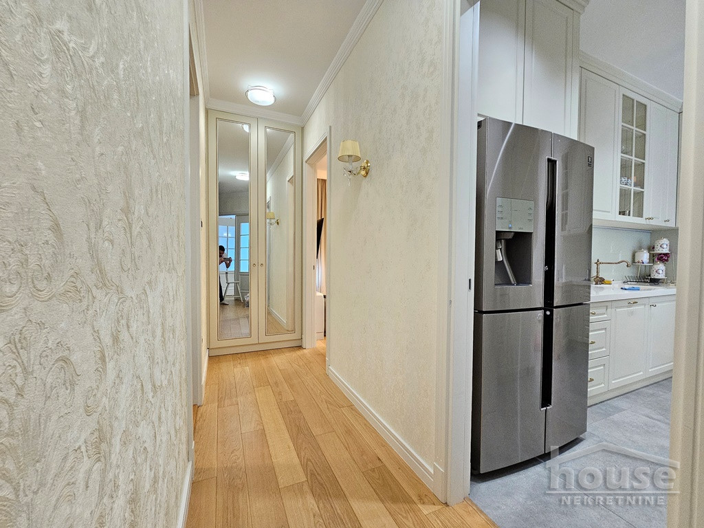 Stanovi,NOVI SAD,CENTAR 129m2,1700€ , ID: 9116609 6