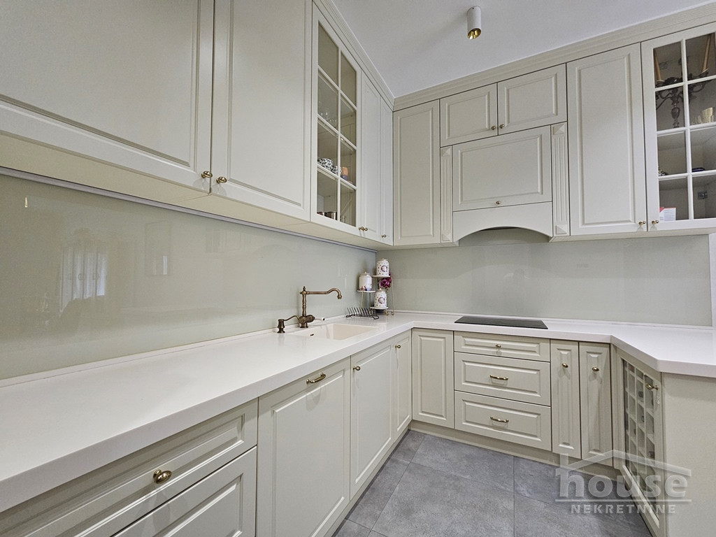 Stanovi,NOVI SAD,CENTAR 129m2,1700€ , ID: 9116609 12