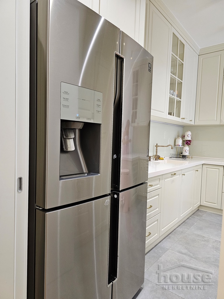 Stanovi,NOVI SAD,CENTAR 129m2,1700€ , ID: 9116609 9