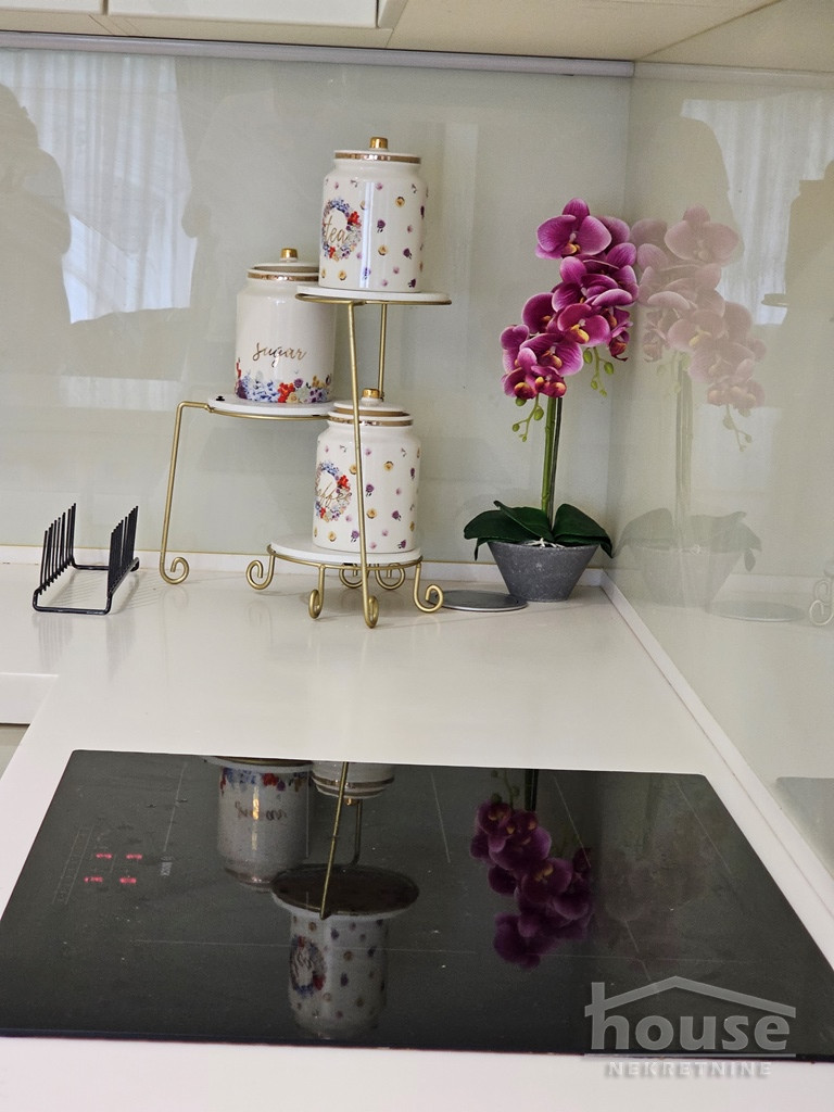 Stanovi,NOVI SAD,CENTAR 129m2,1700€ , ID: 9116609 10