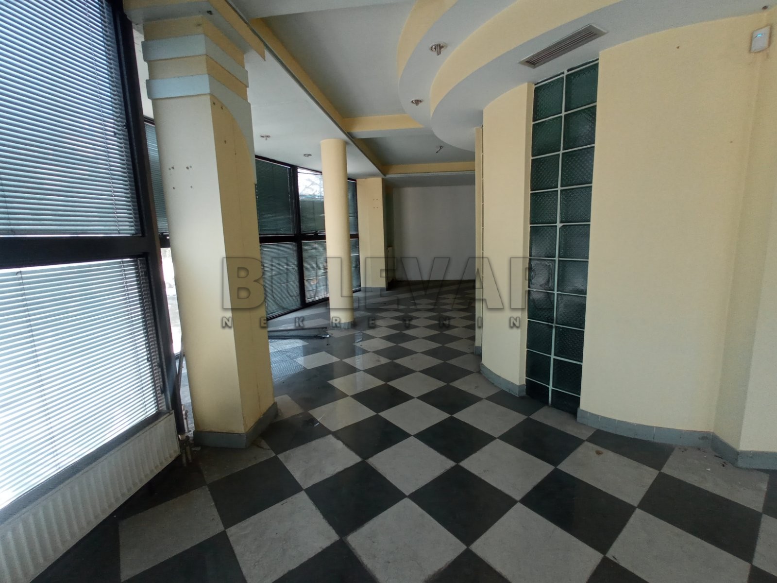 Lokal, 450 m2, Crveni Pevac, Sinđelićev trg ID: i-012170 3