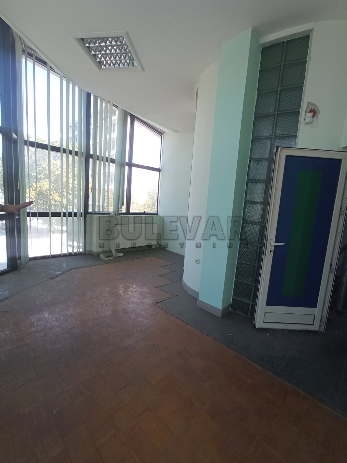Lokal, 450 m2, Crveni Pevac, Sinđelićev trg ID: i-012170 6