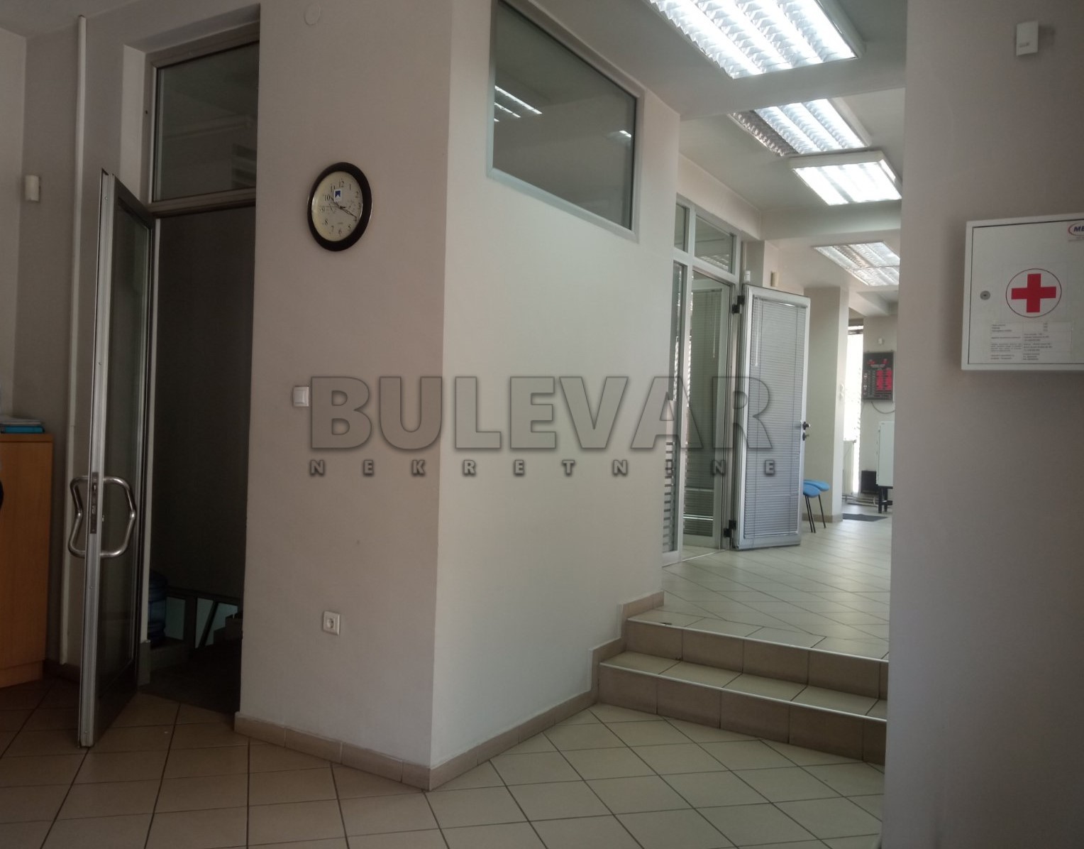 Lokal, 450 m2, Crveni Pevac, Sinđelićev trg ID: i-012170 7