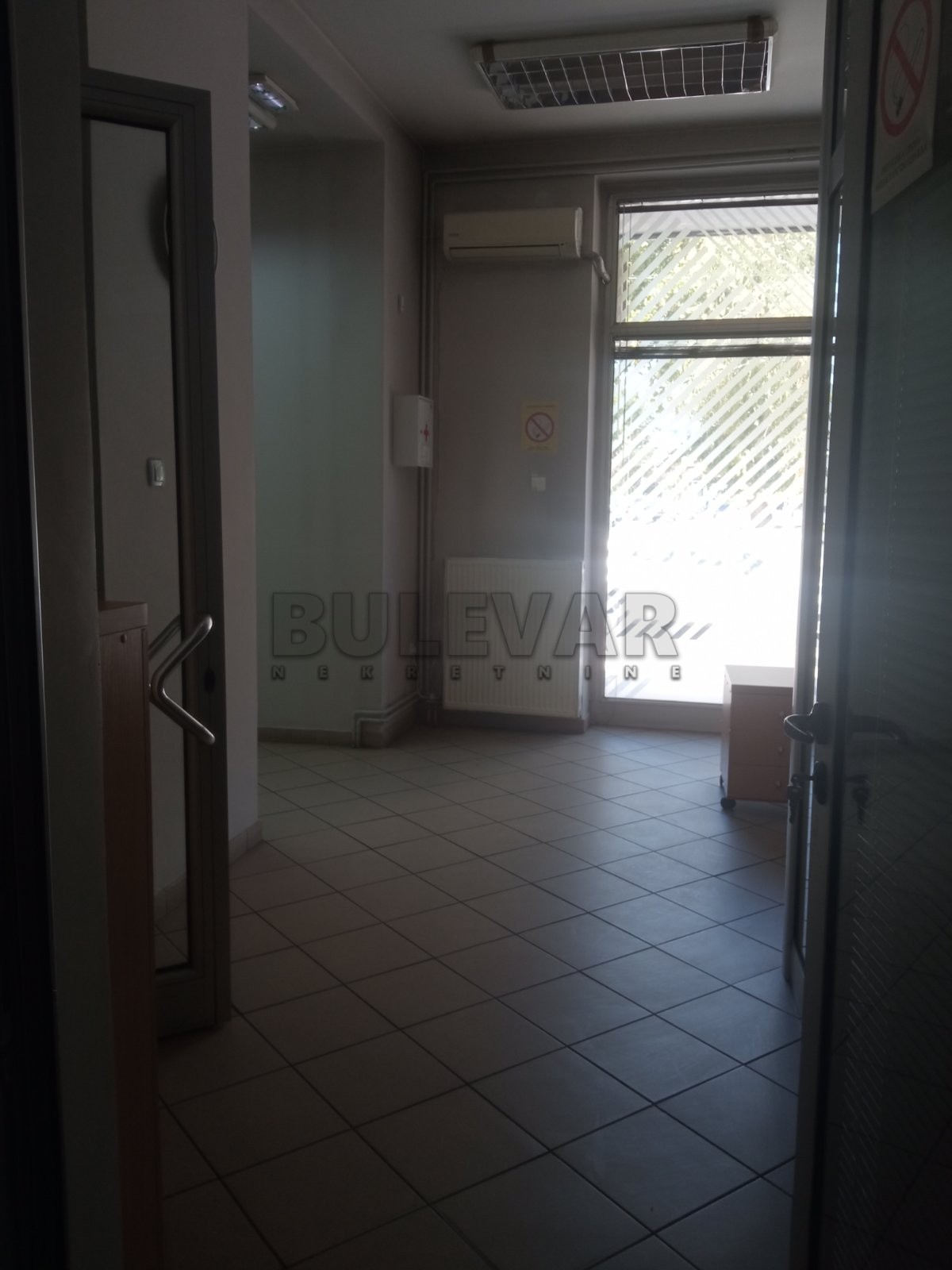 Lokal, 450 m2, Crveni Pevac, Sinđelićev trg ID: i-012170 8