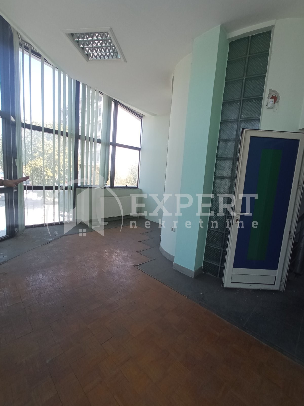 Lokal, 450 m2, Crveni Pevac, Sinđelićev trg ID: i-012170 6