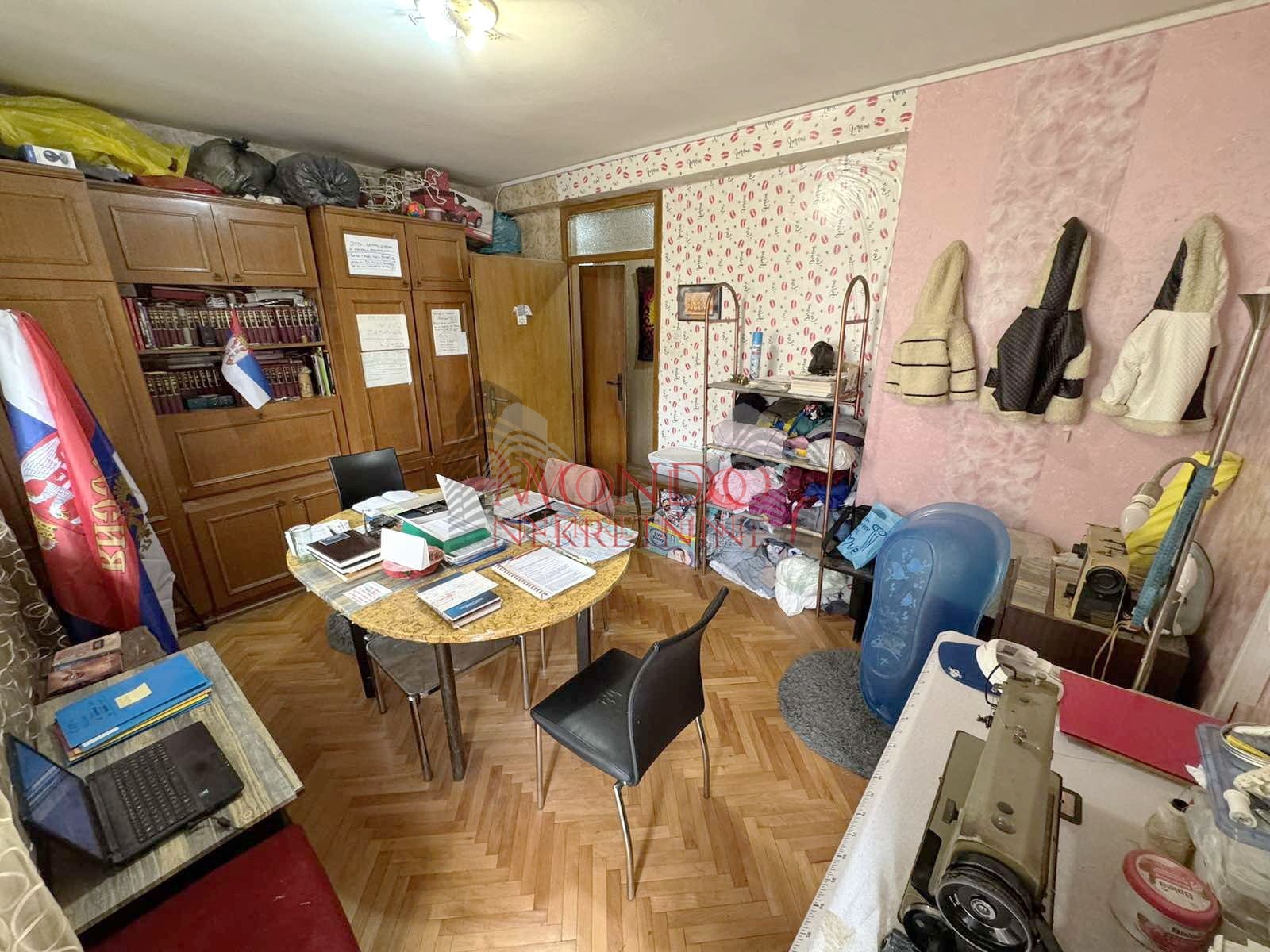 Cetvorosoban stan u samom centru grada ul Nikole Pasica 13