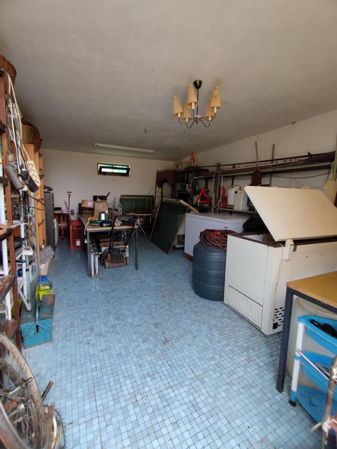 Dve kuce sa velikim placem 25