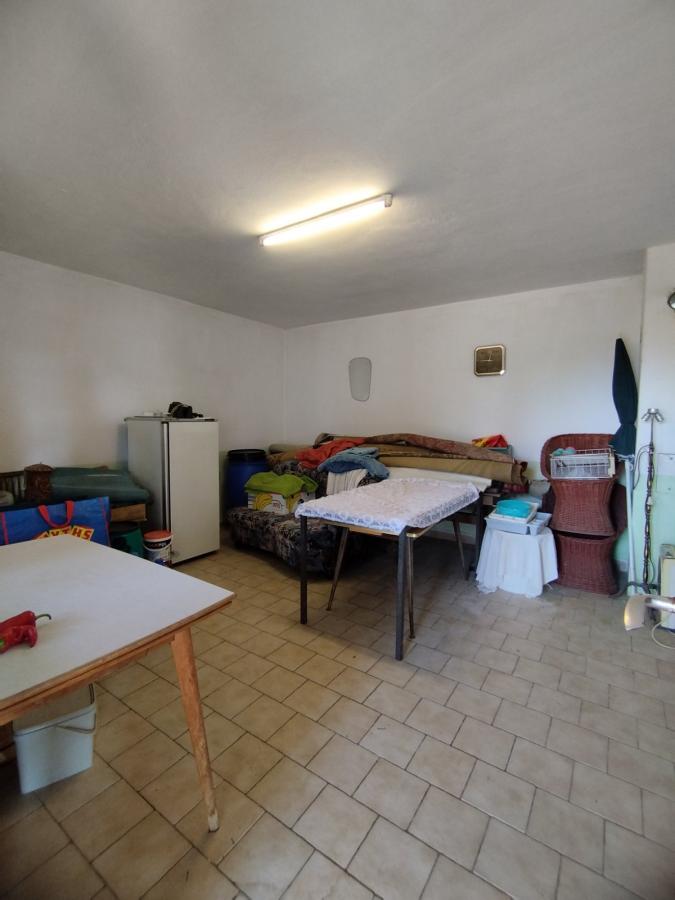 Dve kuce sa velikim placem 16