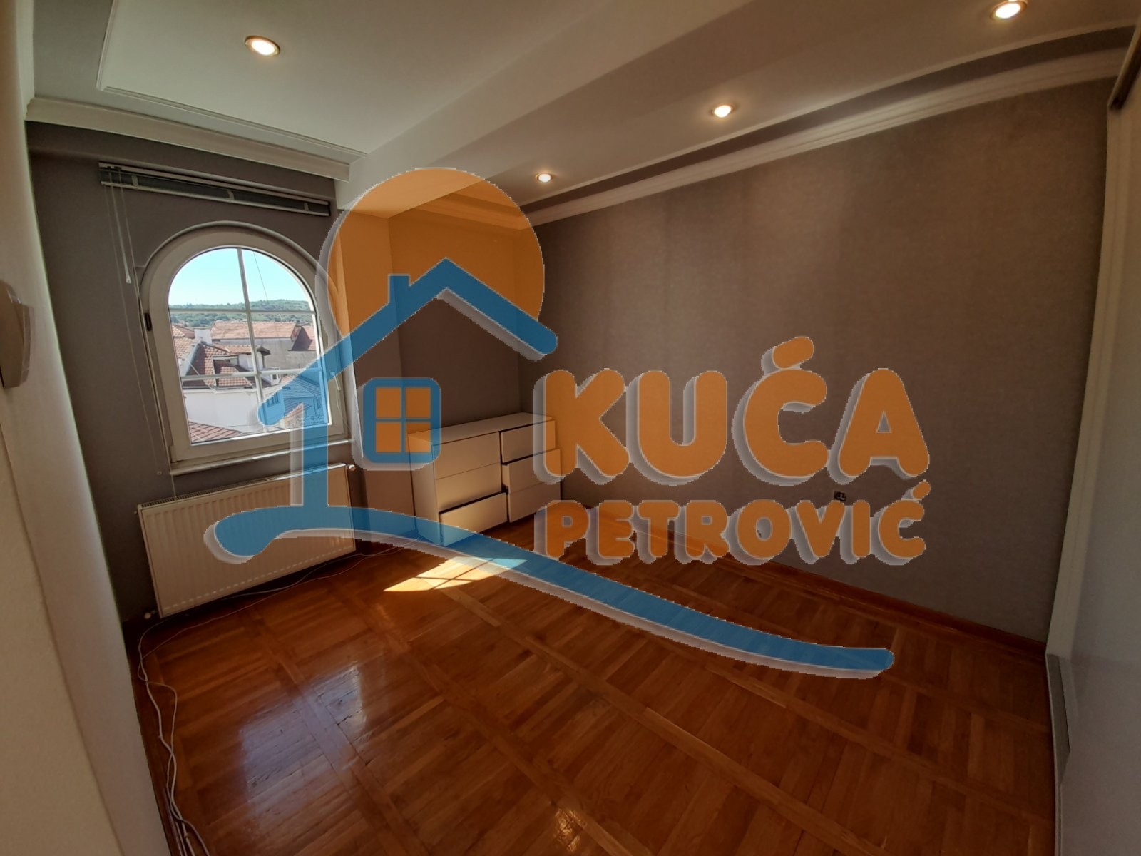 četvorosobna kuća, 670 m2, Šojka, Stevana Nemanje ID: i-012206 25