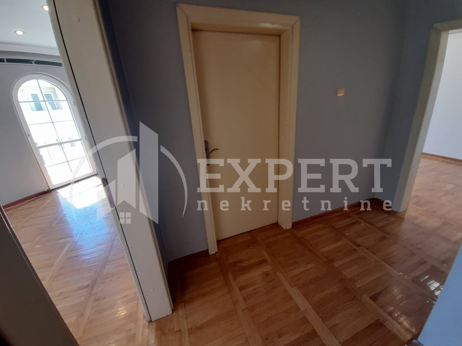 četvorosobna kuća, 670 m2, Šojka, Stevana Nemanje ID: i-012206 22